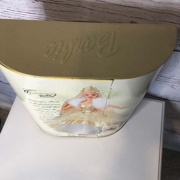 - NWT Special 2000 edition Barbie celebration - Picture 8 of 12